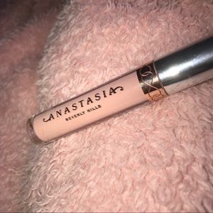anastasia beverly hills liquid lip (milk shake)